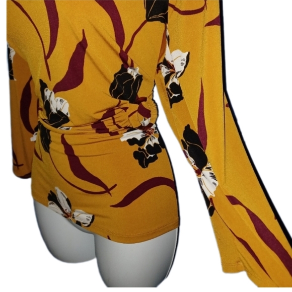 🎁 Liz Claiborne Mustard Floral Blouse - Picture 2 of 4